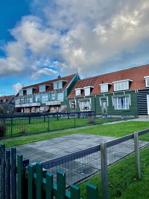 Volendam: Bike Rental including Highlights-Routes - The Sum Up