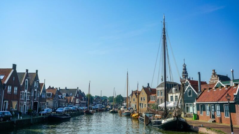 Volendam: Bike Rental including Highlights-Routes - FAQs
