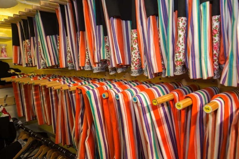 Volendam: Photo Opportunity in Traditional Dutch Costume - Practical Tips for Your Visit