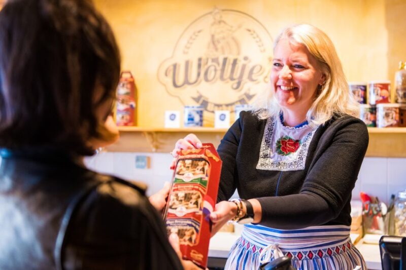 Volendam: Stroopwafel Experience with Tasting - Key Points