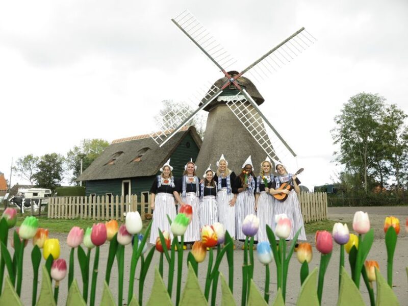 Volendam: Traditional Costume Photo with Cheese & Clog Tour - Key Points