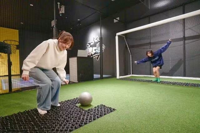 VS PARK Yokohama World Porters Store - An indoor game show, with you in the action