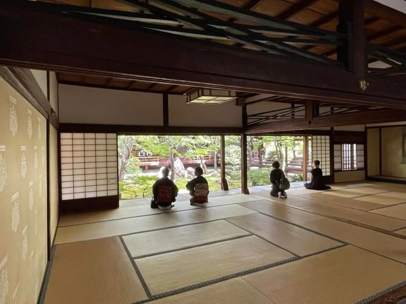 W/Lunch: Kyoto Highlights Bike Tour with UNESCO Zen Temples - What the $94.59 price includes