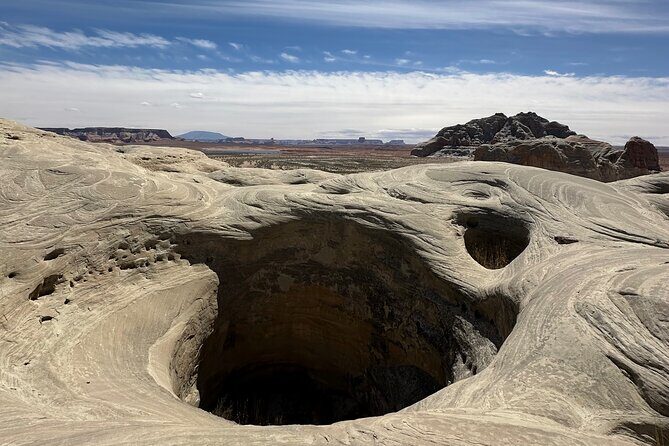 Wahweap Potholes private Kayaking and Hike at Lake Powell - A Deep Dive into the Wahweap Potholes Tour