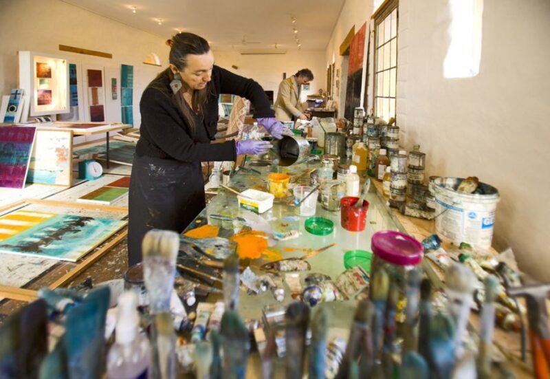 Waiheke Island: Private Art Tour with Lunch - Key Points