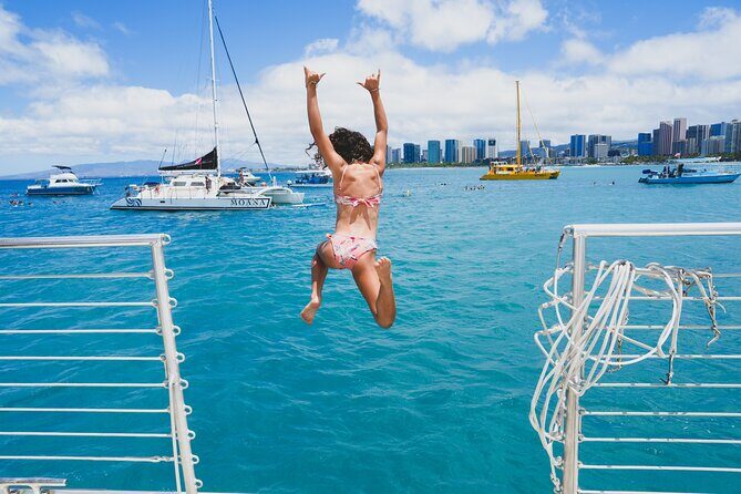 Waikiki Catamaran Snorkel Sail: Turtles Guaranteed - Relaxation and Refreshment