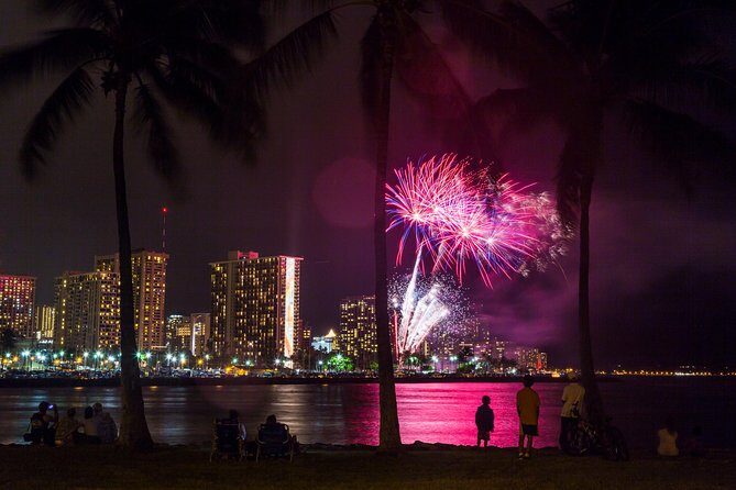 Waikiki Fireworks Dinner Cruise: Sail & Sparkle on Friday Nights - Why This Experience Offers Great Value
