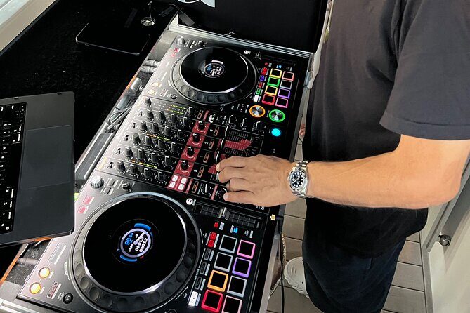 Waikiki Friday Fireworks Party Cruise with Live DJ & Full Bar - Experience the Best of Waikiki’s Friday Night with a Fireworks Cruise