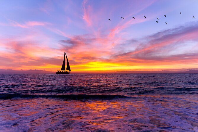 Waikiki Private Sunset Sail Romantic and Private - Waikiki Private Sunset Sail Romantic and Private: An Authentic Hawaiian Experience