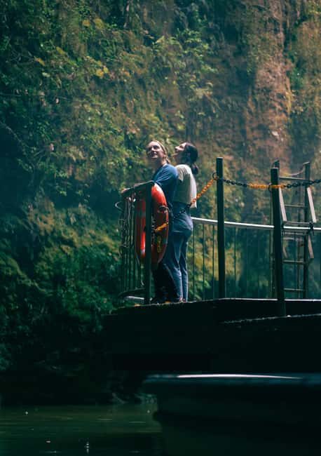 WAITOMO GLOWWORM CAVES & HAMILTON GARDENS - PRIVATE TOUR - Waitomo Glowworm Caves & Hamilton Gardens - Private Tour: A Complete Review