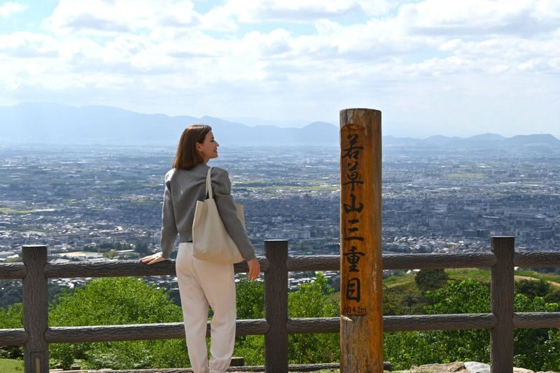 Wakakusa Hilltop Bus - Forty-five minutes on Mt. Wakakusa