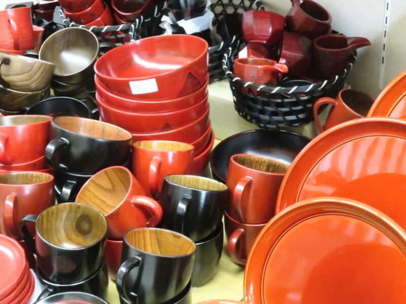 Wakayama: Kuroe Traditional Craft and Sake Tasting Tour - Key Points