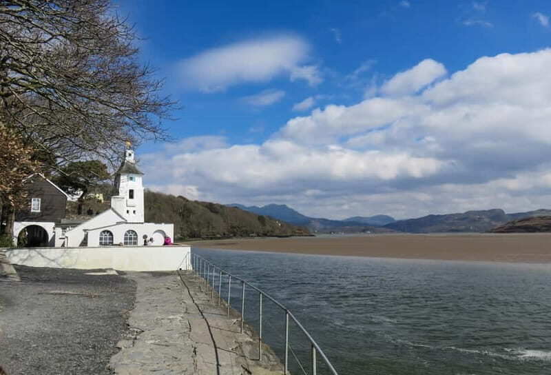 Wales' West Coast: Online Road Trip Travel Guide - Who Should Consider This Guide?