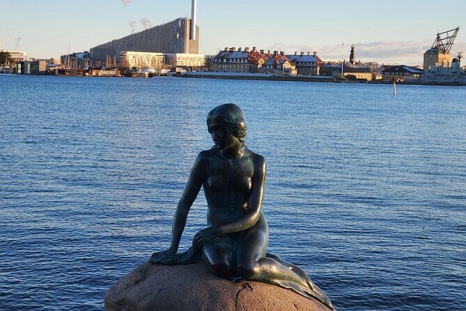 Walk & Ferry: Copenhagen Highlights + Change of Guards Finale - A Deep Dive into the Copenhagen Highlights & Change of Guards Tour