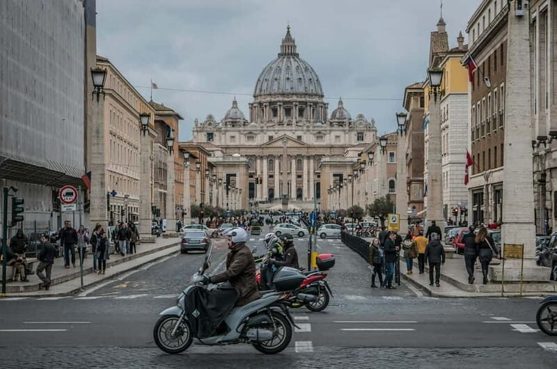 Walk in the Heart of Rome: The squares, the eternal history - The Experience: What You Can Expect