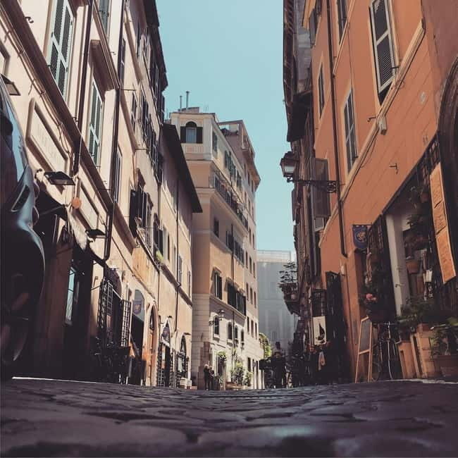 Walk in the Heart of Rome: The squares, the eternal history - FAQ