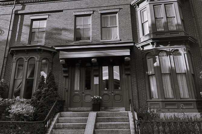 Walk With Ghosts in Portland - What Makes This Tour Special?