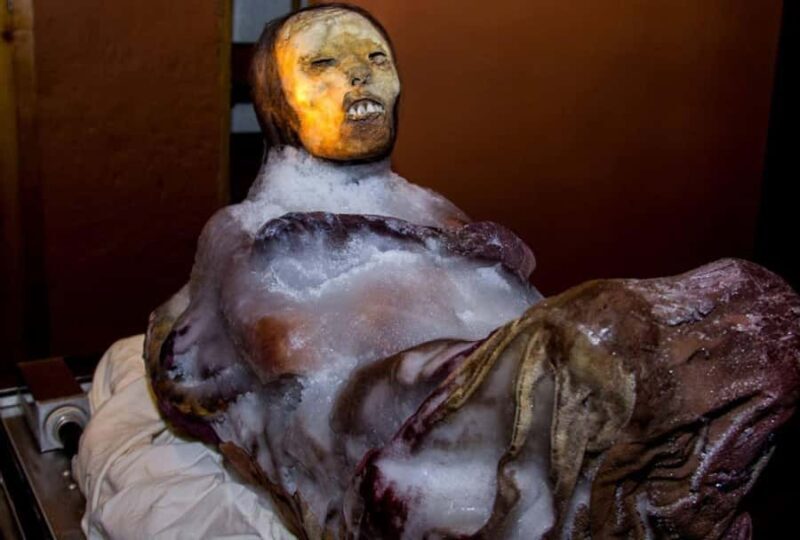 Walking city tour and Mama Juanita - Key Points