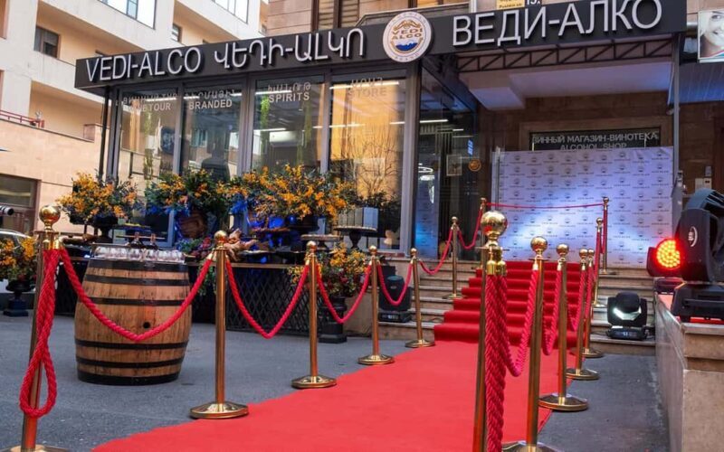 Walking City Tour in Yerevan with 10 yo Brandy & 5 Wines - Practical Details: What to Expect