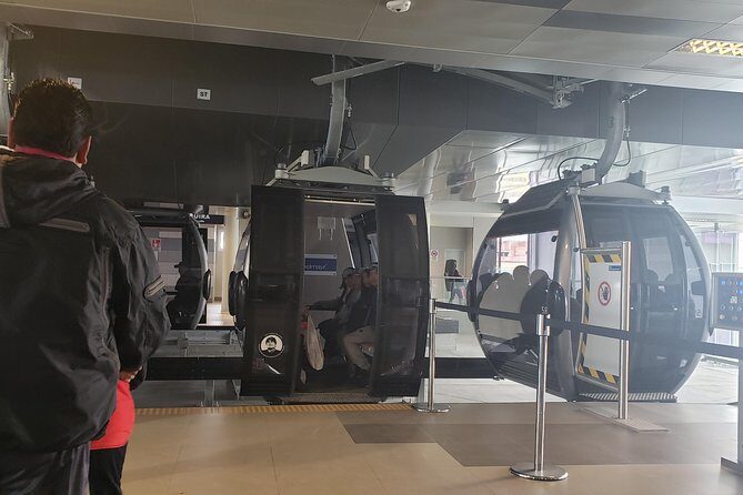 Walking City Tour La Paz + Cable Cars + Valle de Luna. PRIVATE TOUR - Exploring Valle de la Luna