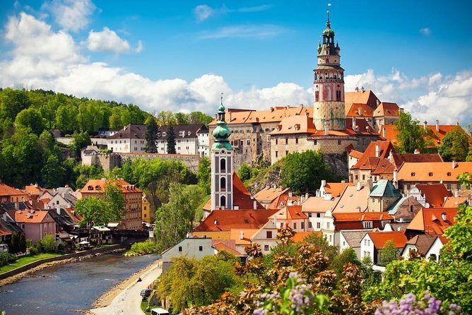 Walking private guided tour in Cesky Krumlov with local certified guide - Key Points
