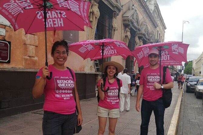 Walking Tour Across the Historic Center in Merida - Key Points