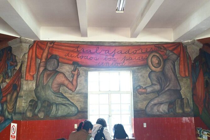 walking tour CDMX Behind the iconic - Exploring Mexico City Beyond the Mainstream