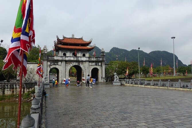 Walking Tour Explore Truong Yen Ninh Binh, - Key Points