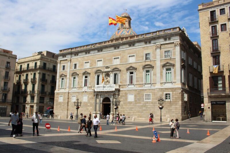 Walking Tour Gothic Quarter and Ramblas+Boat Trip - An In-Depth Look at the Gothic Quarter and Ramblas Tour