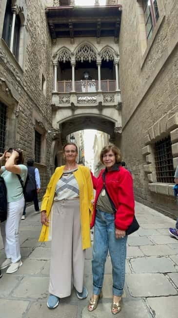 Walking Tour Gothic Quarter & Historic Center of Barcelona - Exploring the Gothic Quarter & Historic Center of Barcelona