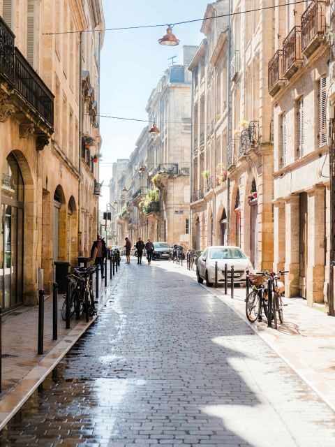 Walking Tour in Bordeaux with Tastings and Stories - Who Should Consider This Tour?
