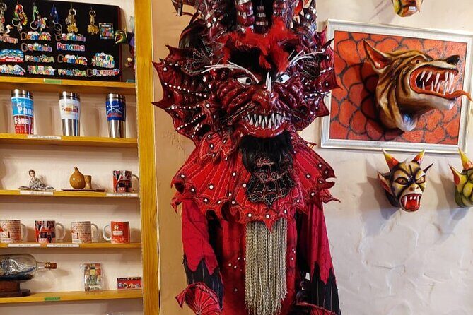 walking tour in Casco Antiguo ! - What Makes This Tour Stand Out?