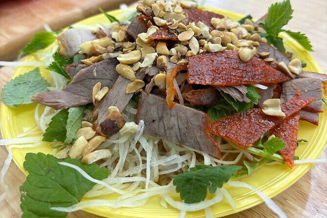 Walking Tour in Hanoi Old Quarter with Street Food & Coffee - The Itinerary: A Closer Look