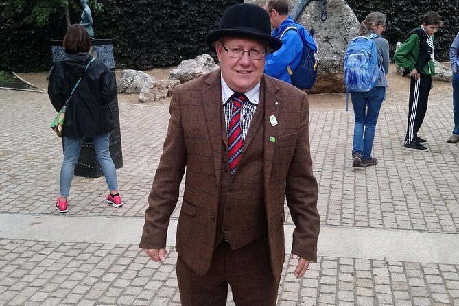 Walking tour in Merrion Square Park with a pint of Guinness Dublin Rogues Tour - A Deep Dive into the Dublin Rogues Tour