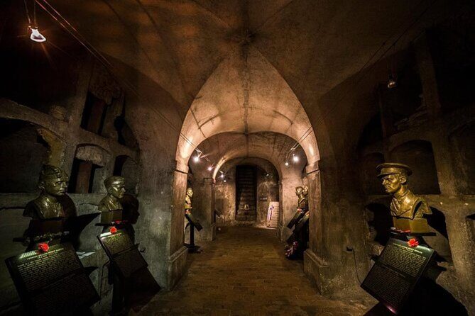 Walking Tour in New Town with Operation Anthropoid (WWII) - Discover Prague’s New Town & WWII Heritage: A Walk Through History