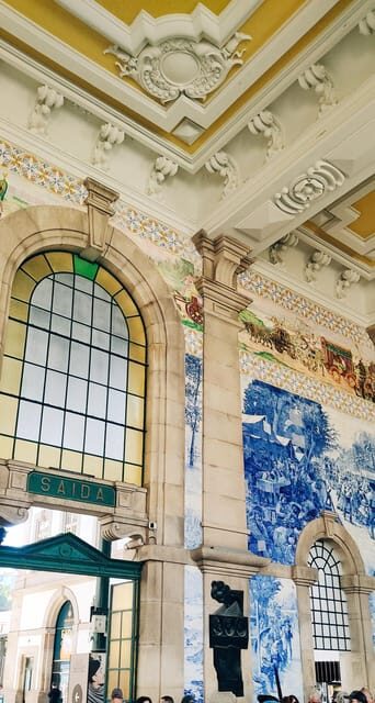 Walking Tour in Porto with Unique Polaroid Photos as a Gift - Who Should Consider This Tour?