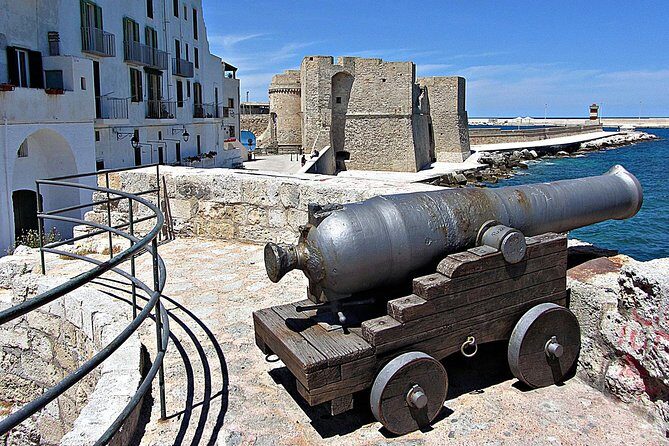 Walking tour in the wonderful Monopoli: Nice cosy Italian old town - A Detailed Look at the Monopoli Walking Tour