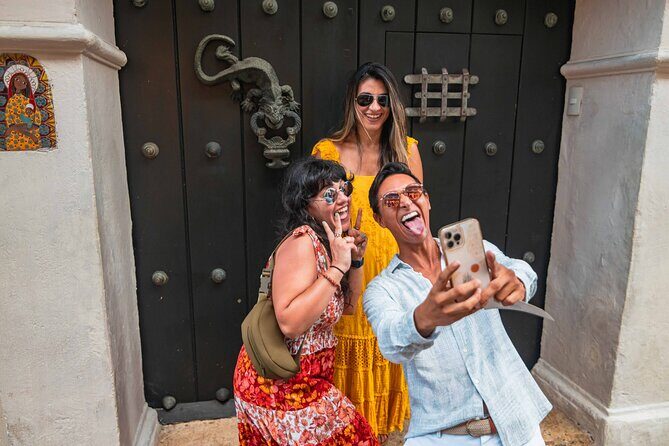 Walking Tour of Cartagena Photos, Snacks and Local Drink Included - Frequently Asked Questions