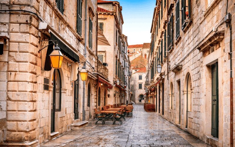 Walking tour of Dubrovnik with transport from Budva - FAQs