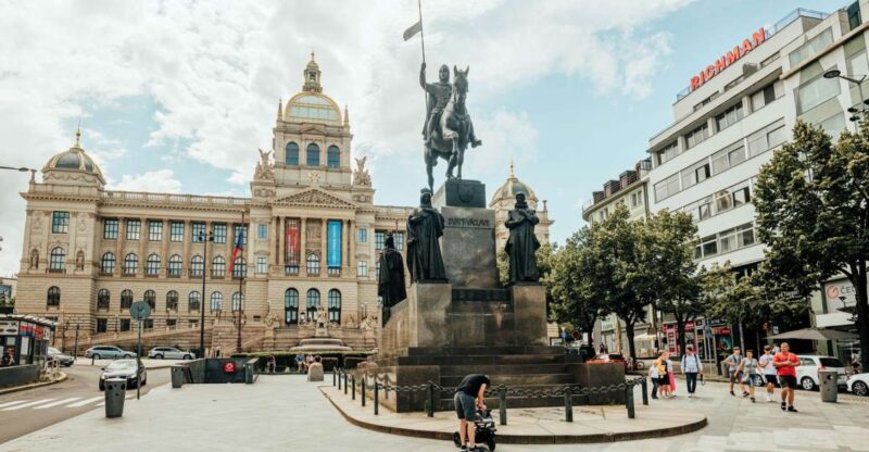 Walking tour of Prague in French : Nové Msto - Key Points