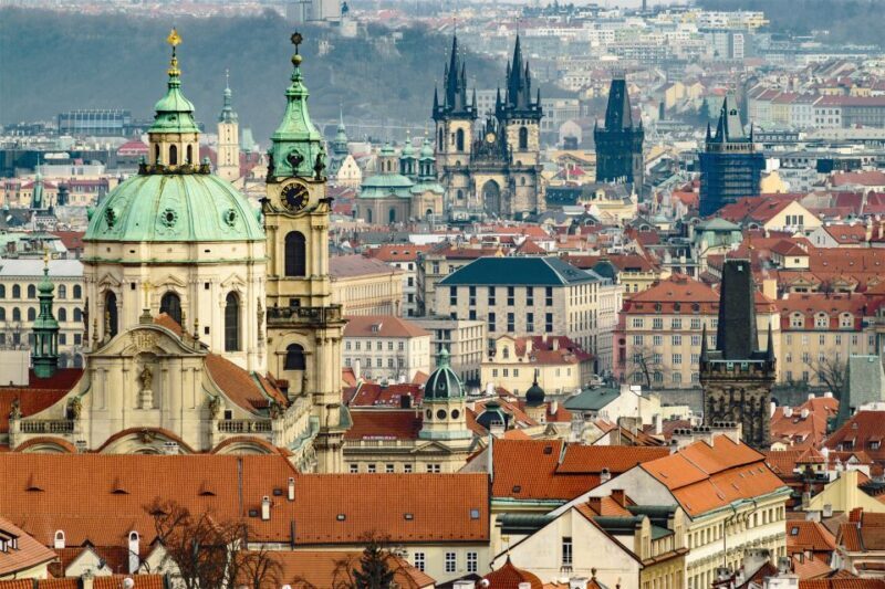 Walking tour of Prague in french: Old Town & Charles Bridge - Detailed Breakdown of the Tour Itinerary