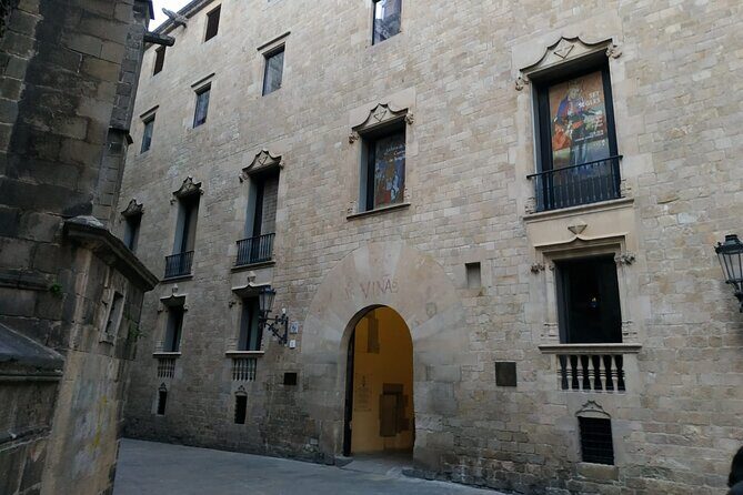 Walking tour of the Gothic Quarter of Barcelona with pintxos tasting - What Travelers Say