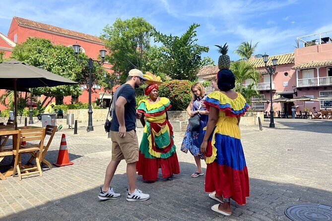 Walking tour of the magical city of Cartagena. - Exploring Cartagena on Foot: A Detailed Look