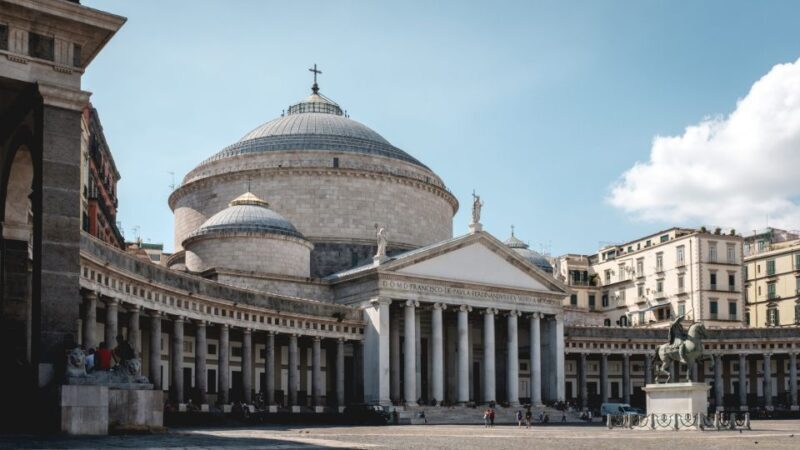 Walking tour of the Royal Naples - What Does This Tour Mean for You?