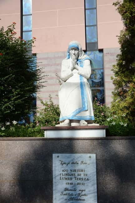 Walking tour of Tirana - Key Points