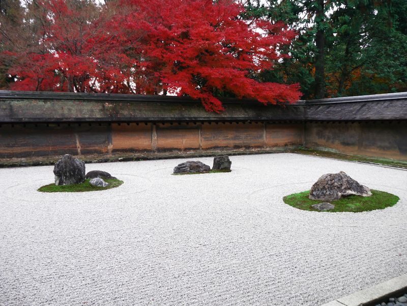 Walking Tour of Western Kyoto: Arashiyama, Kinkakuji and Koboshi - Ryoan-ji: time to consider the rock garden