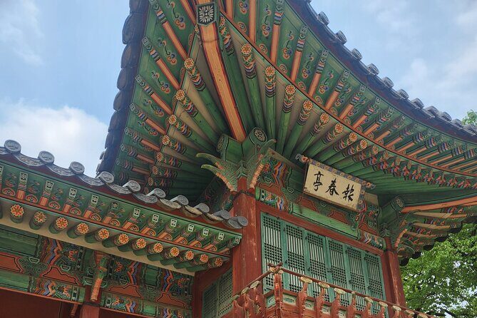 Walking Tour to Changdeokgung Palace with Korean dress Hanbok - Who Should Book This Tour?