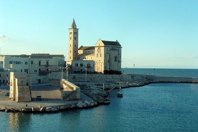 Walking tour Trani - Exploring Trani: A Walk through History and Charm