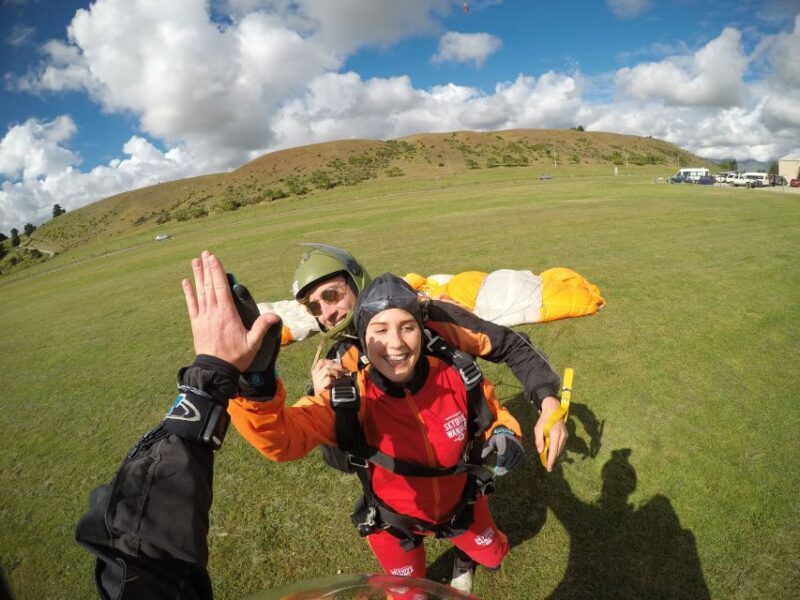 Wanaka: Tandem Skydive Experience - The Descent and Landing