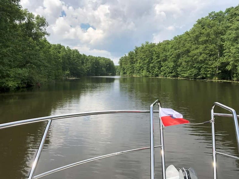 Waren (Müritz): Fun Cruise motor yacht with skipper - 8 hours - Key Points